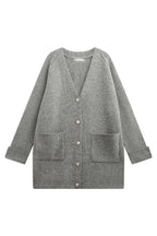 Cardigan gris à boutons dorés