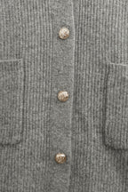 Cardigan gris à boutons dorés
